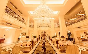 Apricot Hotel
